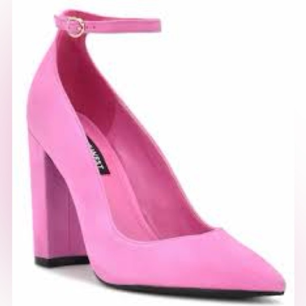 NWT Nine West Plana Suede Pink Pumps with ankle strap and block heel.